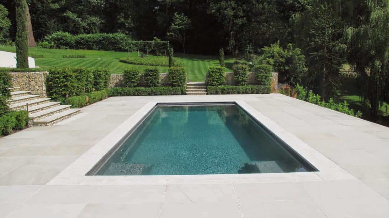 Outdoor Trainer Pool