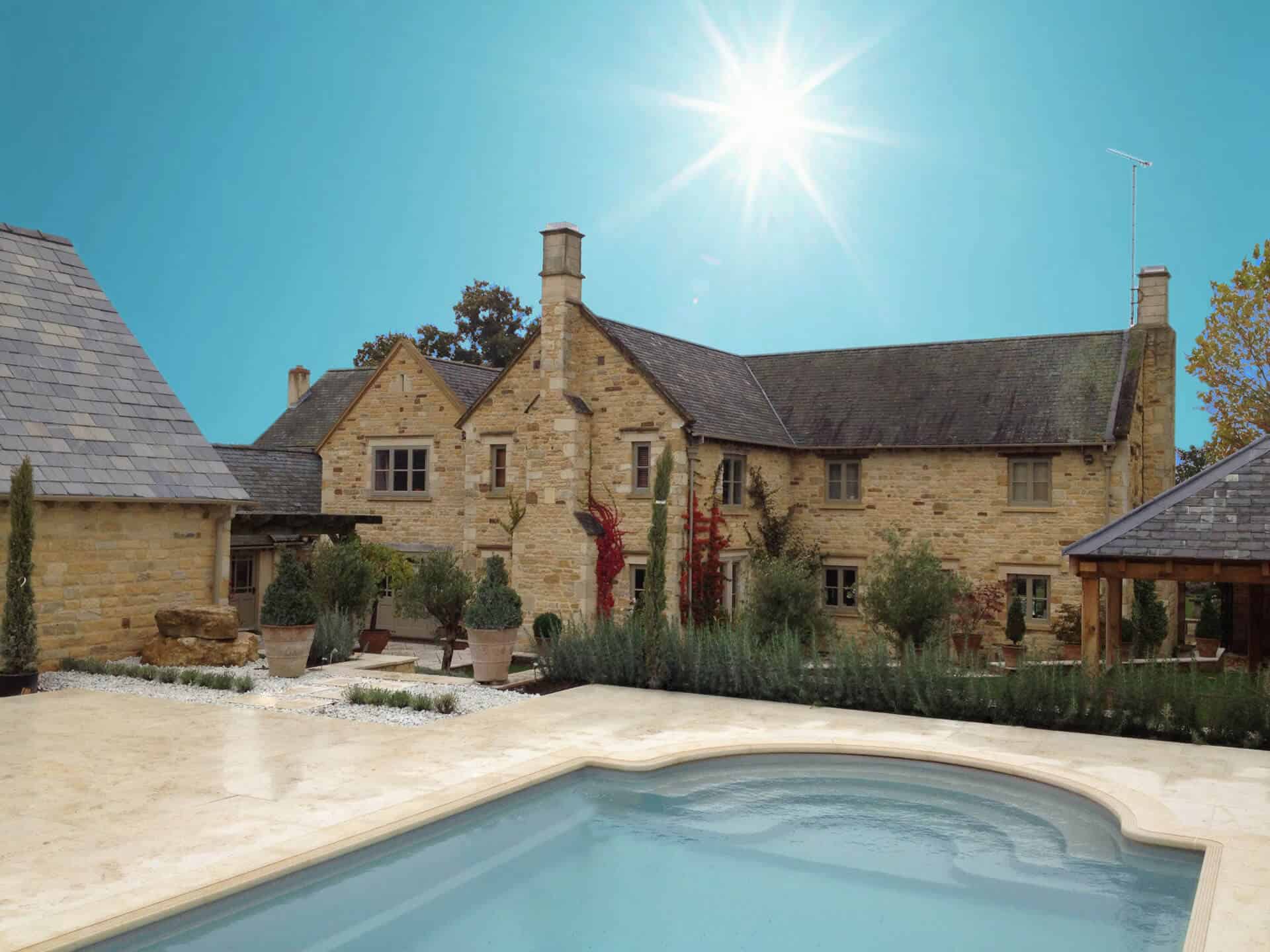 XL Java 114 Cotswolds Compass Pools