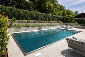 How Deep Should My Swimming Pool Be?